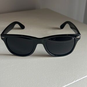 Black Ray-Ban Sunglasses